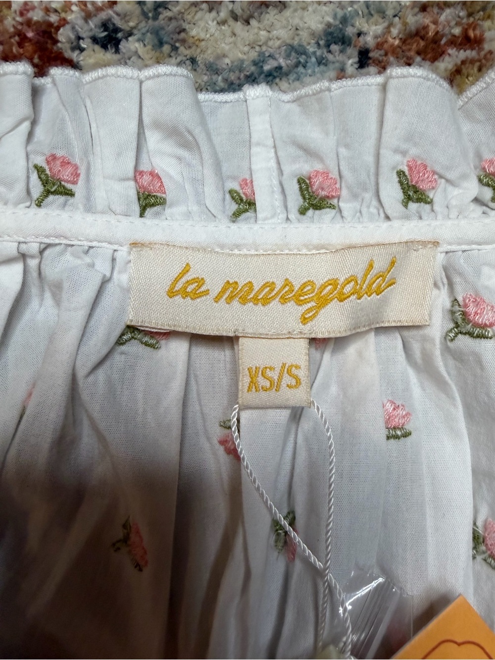 La maregold white Floral Embroidered Puff-Sleeve Button Front Top - Picture 2 of 3